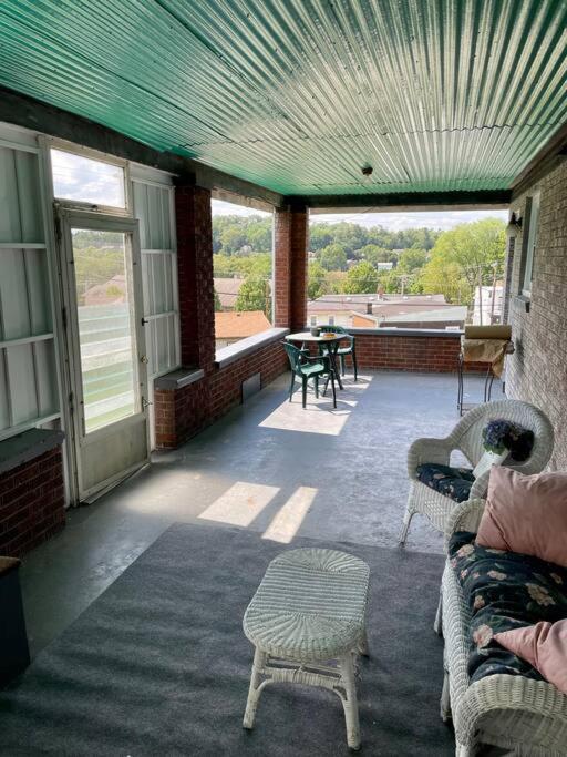 Apartment Modern & Chic Xl W Ez Airport Access Pittsburgh
